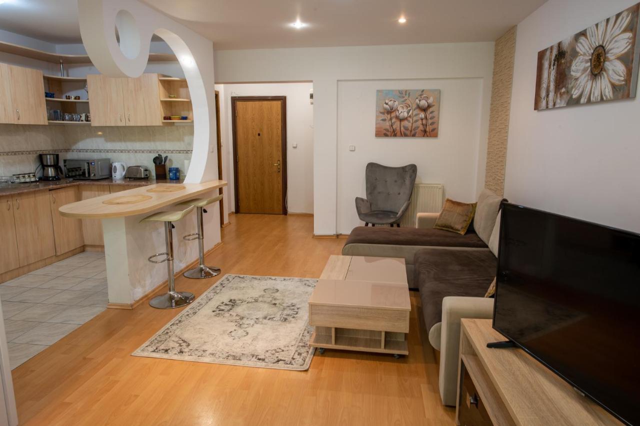 Monik Apartament Σινάια Εξωτερικό φωτογραφία